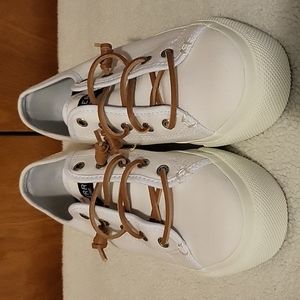Sperry Platform Sneaker size 6.5